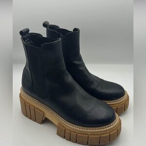 Aqua Women’s Black Leather Ankle Boots Size 6 Platform